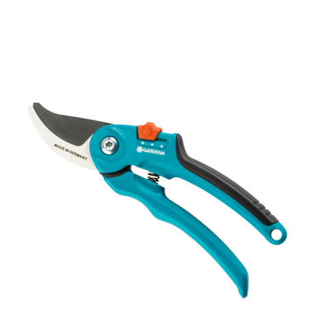 G 8754 Classic Secateurs by Gardena